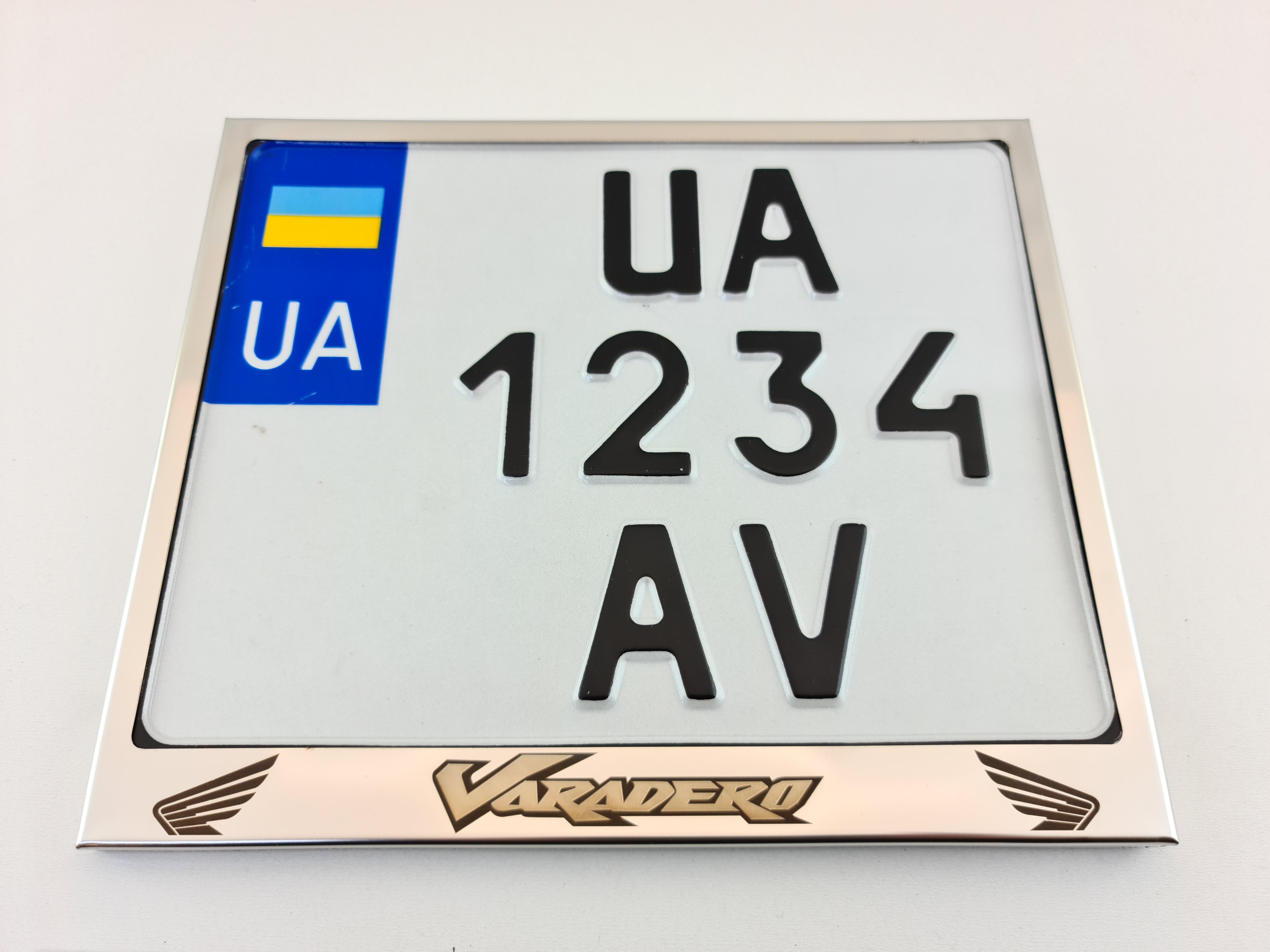 Рамка для мотоциклетного номера Honda Varadero 174х220 мм Хром (VH-S1722HOVARSGL)