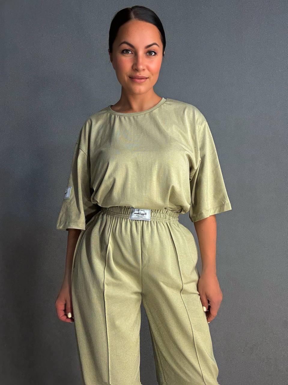 Костюм жіночий CAPPITONE 101212 футболка та брюки джоггери зі швом L Хакі (1694) - фото 3 Костюм жіночий CAPPITONE 101212 футболка та брюки джоггери зі швом L Хакі (1694) - фото 3