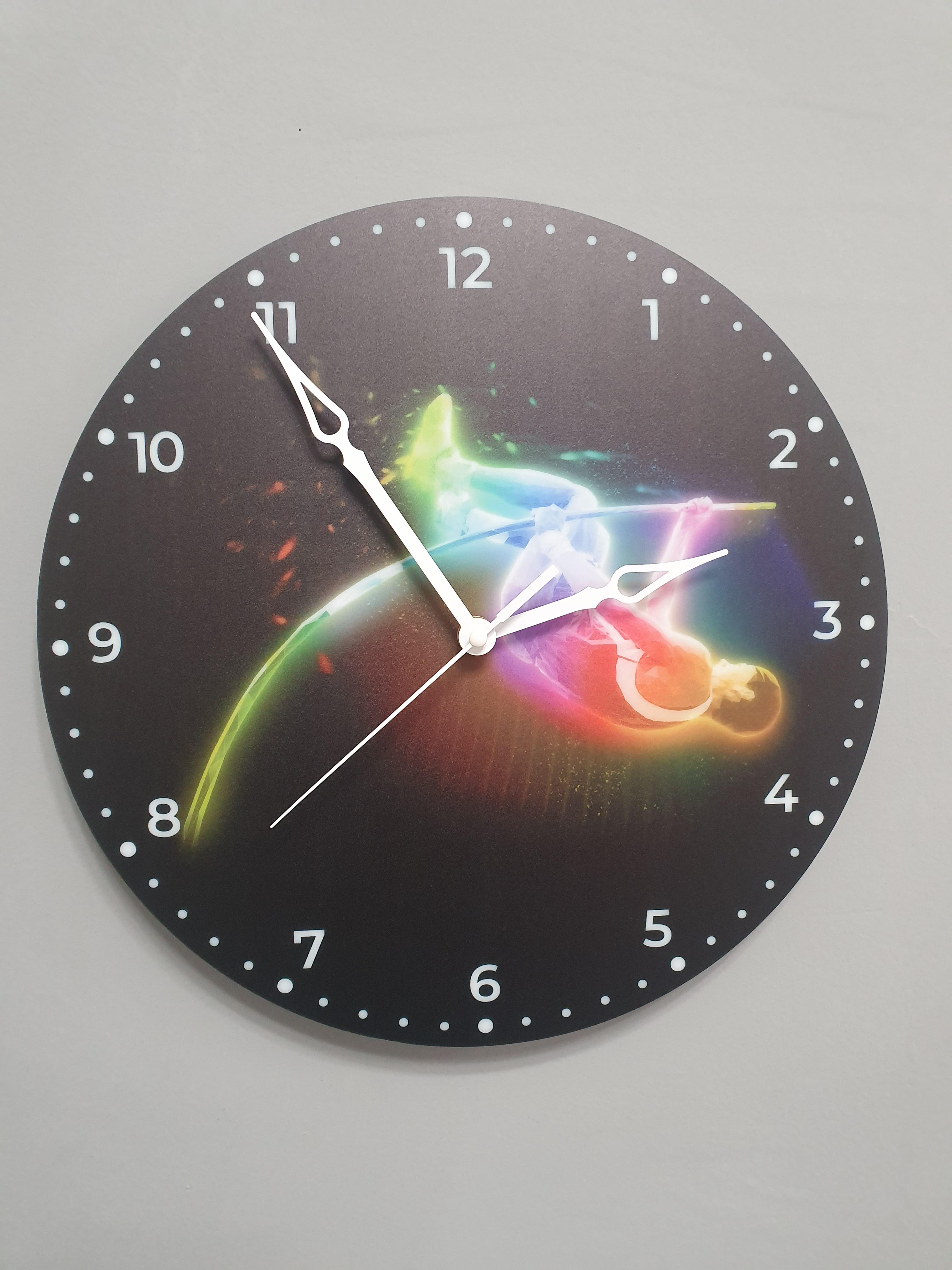 Часы настенные Прыжок с шестом (3930)