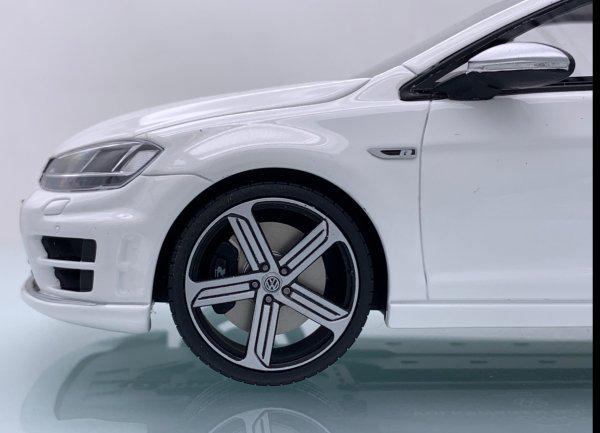 ᐉ Модель автомобиля OttoMobile 1:18 Volkswagen Golf 7 R 3d Pure White  (OT883) • Купить в Киеве, Украине • Лучшая цена в Эпицентр