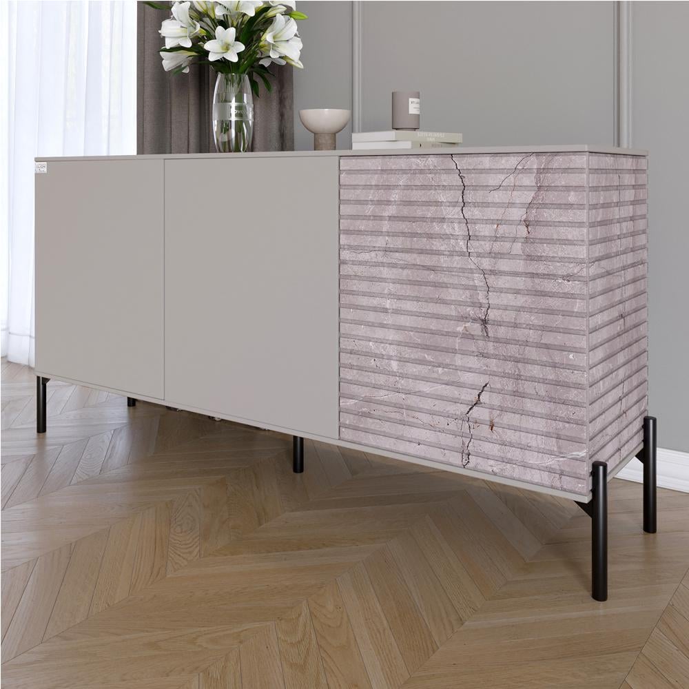 Комод закрытый в гостиную Lion Грей на черных металлических ножках 154x38x76,5 см Кашемир/Камень (000-000-2150) Комод закрытый в гостиную Lion Грей на черных металлических ножках 154x38x76,5 см Кашемир/Камень (000-000-2150)