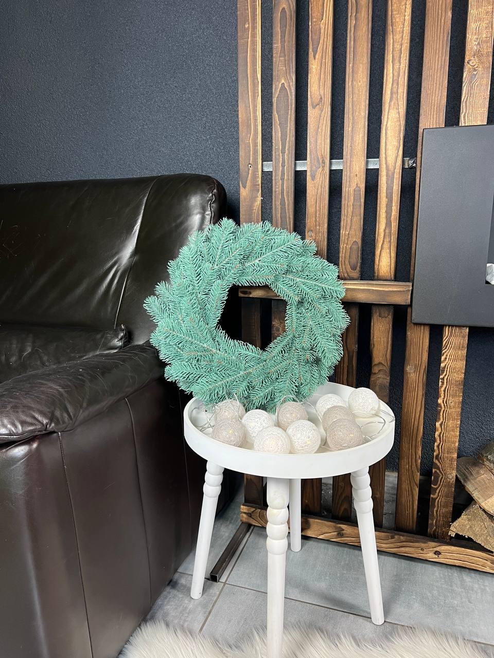 Новорічний вінок Тріумф зі штучної хвої 40 см Блакитний (YA678607) - фото 2 Новорічний вінок Тріумф зі штучної хвої 40 см Блакитний (YA678607) - фото 2