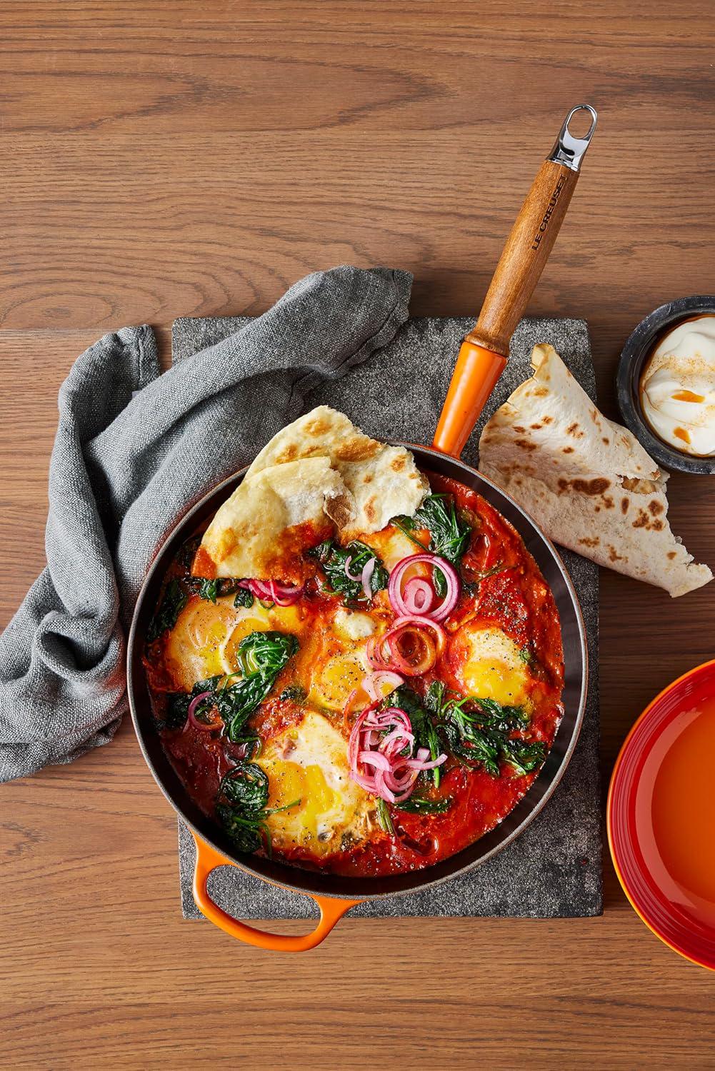 Сковорода Le Creuset Signature 28 см Volcanic (20259280900422) - фото 6 Сковорода Le Creuset Signature 28 см Volcanic (20259280900422) - фото 6