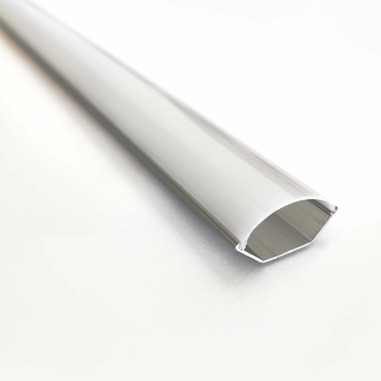 Комплект профиль алюминиевый угловой Biom ЛПУ-161А и рассеиватель матовый радиальный