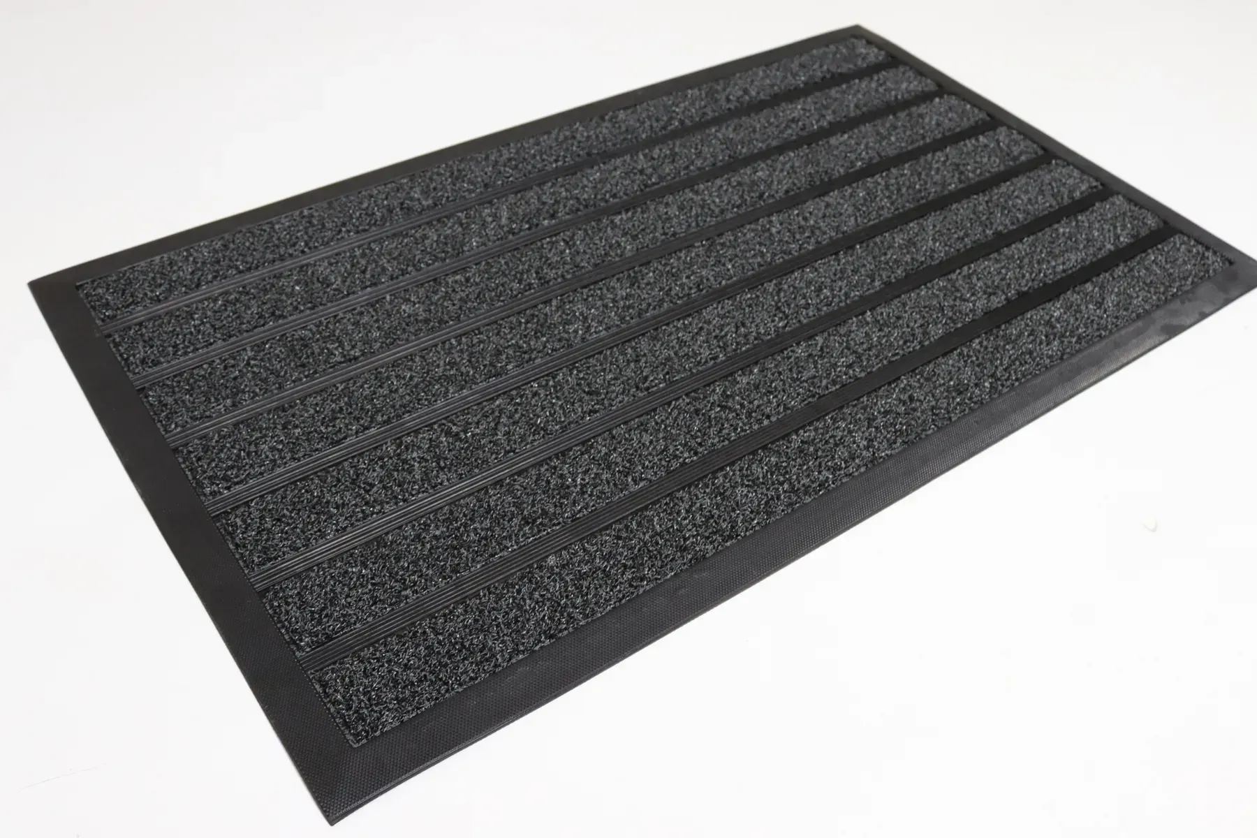 Коврик грязезащитный на резиновой основе с бортиком 75х45 см Серый (2803/grey)