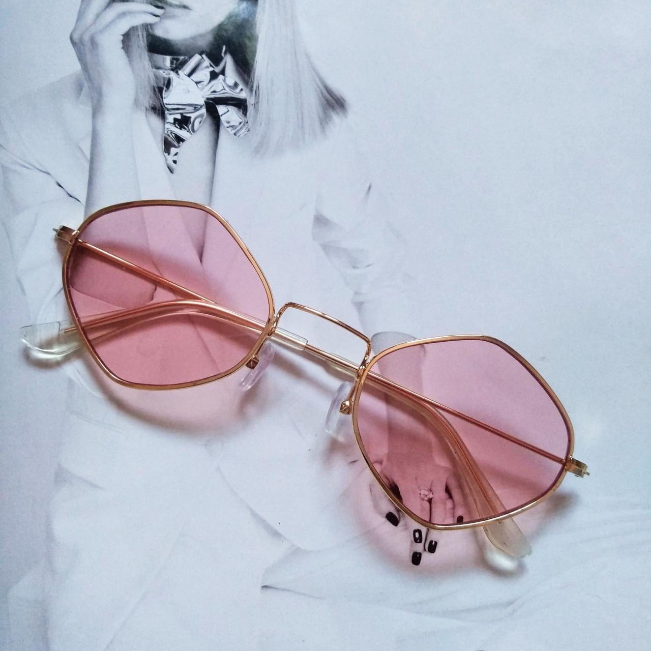Солнцезащитные очки ромб с цветной линзой Розовый 1