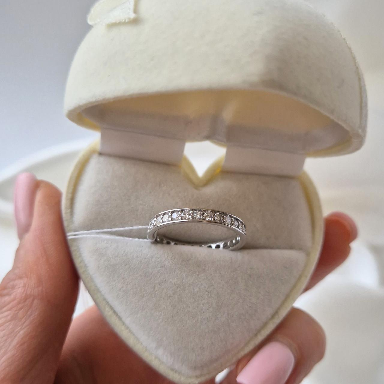 Каблучка доріжка з білими каменями срібло 925 проби родоване 2,20 г р. 19 (1876рк) - фото 5 Каблучка доріжка з білими каменями срібло 925 проби родоване 2,20 г р. 19 (1876рк) - фото 5