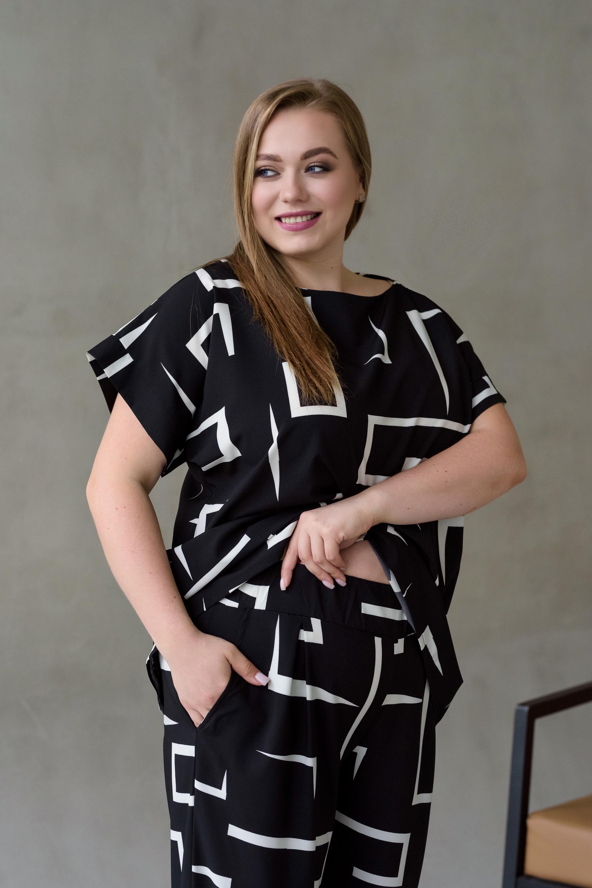 Костюм женский штапельный Альмина р. 56 Черный (26866371) - фото 5