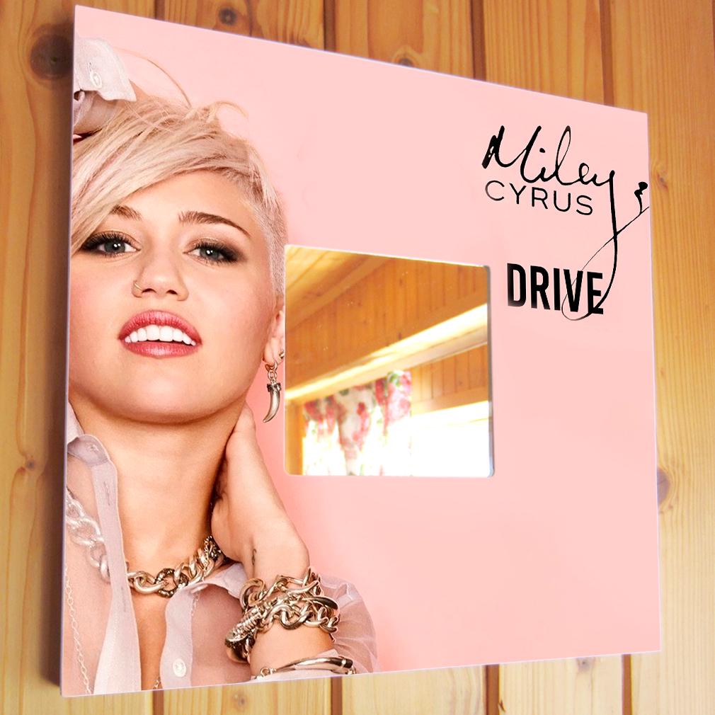 Зеркало с фото Miley Cyrus 260х260 мм (M00794)