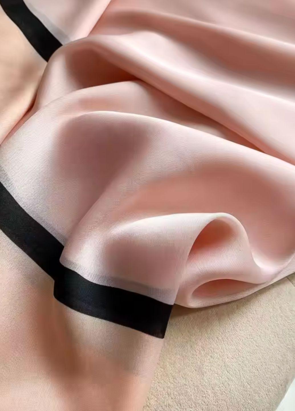 Шарф-палантин жіночий літо-весна-осінь з чорною окантовкою Beauty 176х95 см Пудровий (14126) - фото 2 Шарф-палантин жіночий літо-весна-осінь з чорною окантовкою Beauty 176х95 см Пудровий (14126) - фото 2