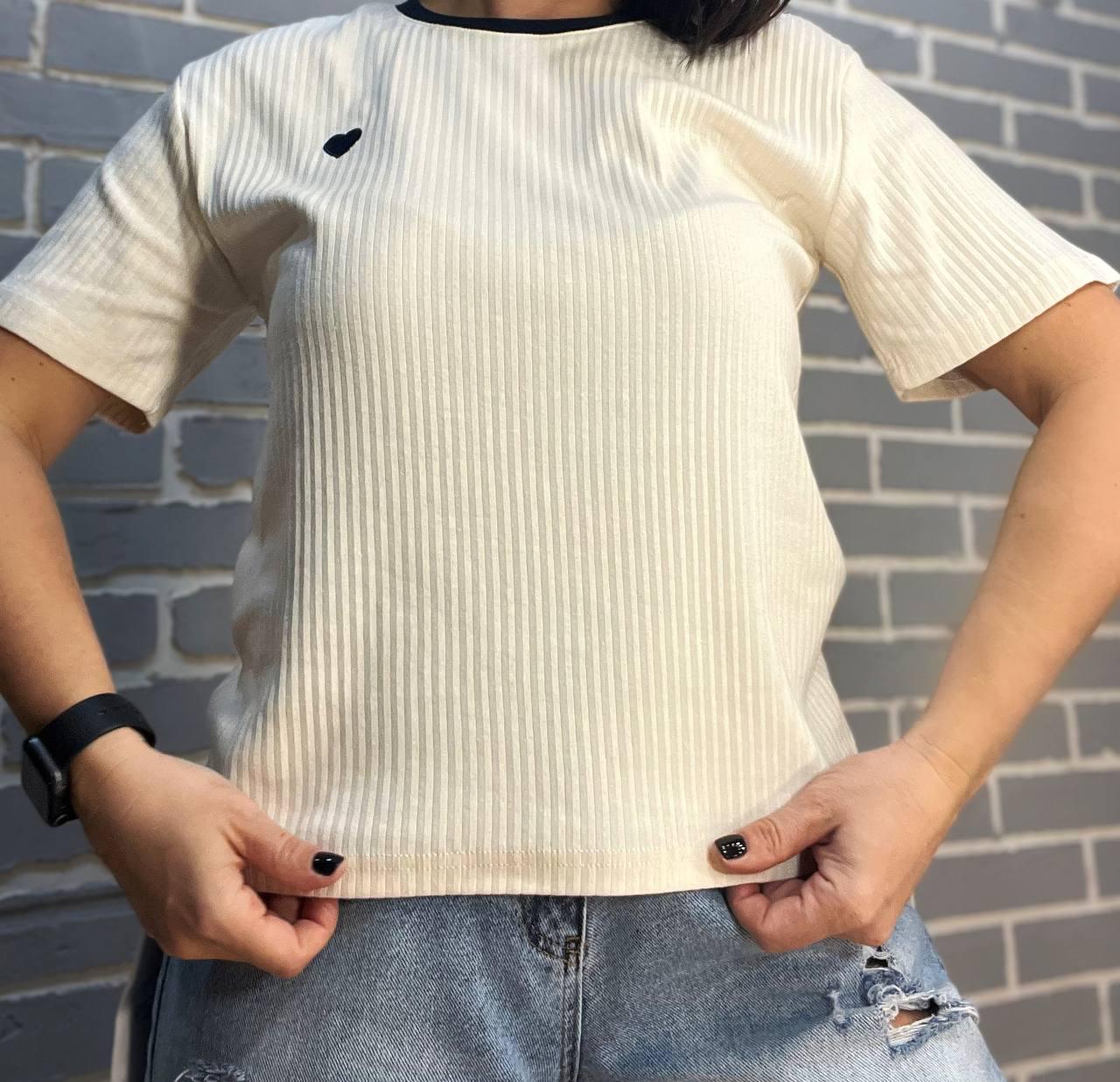 Футболка женская A-N 2529 широкий рубчик вышивка сердце OS Молочный (1655)