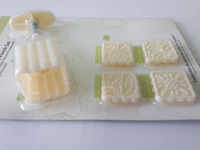 Плунжер кондитерский для печенья и мастики Квадрат пластиковый 4 насадки (16198) - фото 4 Плунжер кондитерский для печенья и мастики Квадрат пластиковый 4 насадки (16198) - фото 4