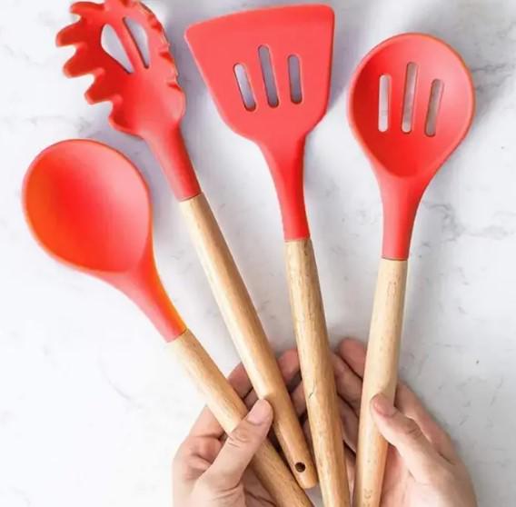 Набор кухонных принадлежностей ZP-053 силикон с деревянной ручкой 12 пр. Красный - фото 4 Набор кухонных принадлежностей ZP-053 силикон с деревянной ручкой 12 пр. Красный - фото 4