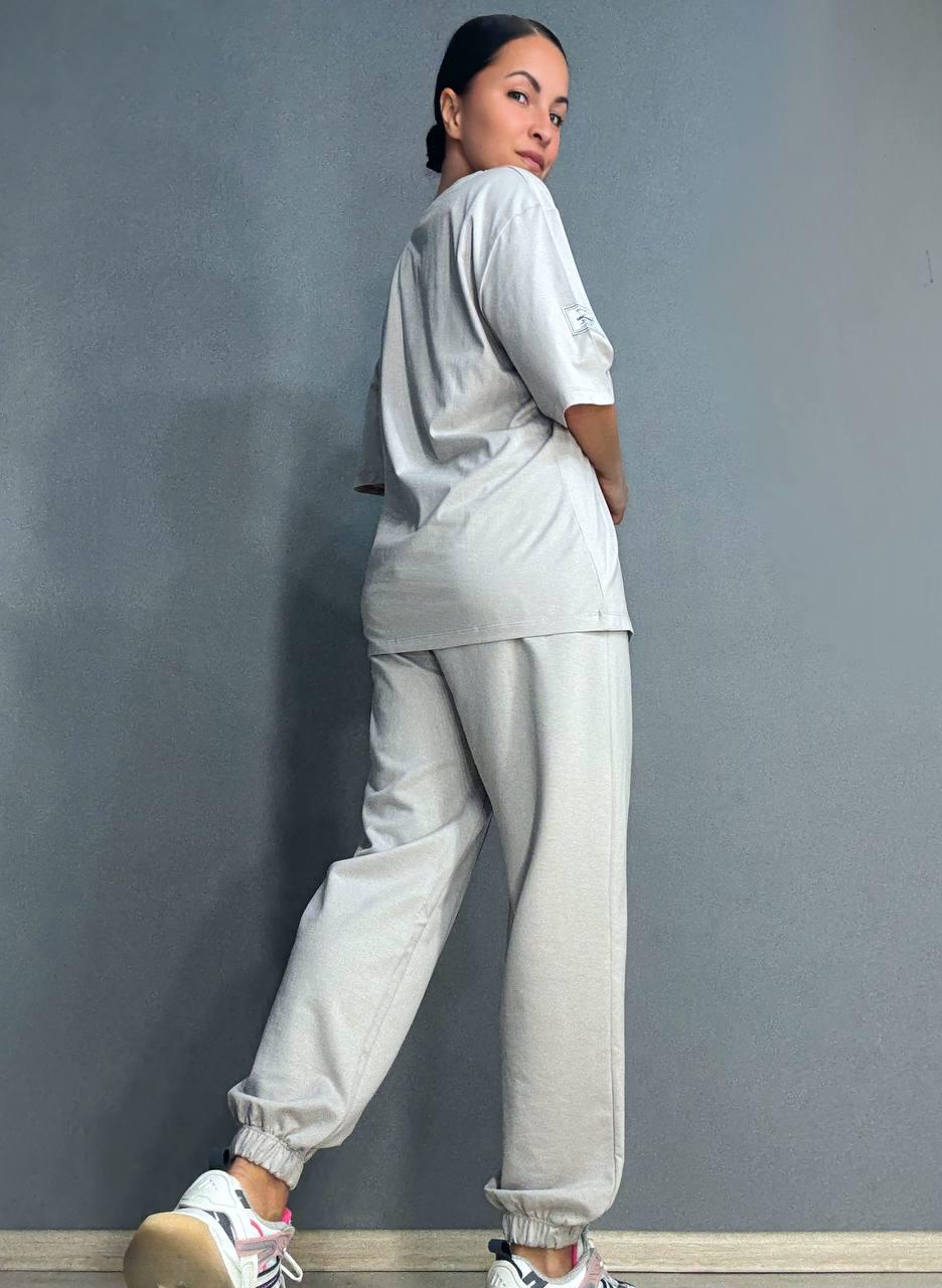 Костюм женский CAPPITONE 101212 футболка и брюки джоггеры со швом L Серый (1688) - фото 9 Костюм женский CAPPITONE 101212 футболка и брюки джоггеры со швом L Серый (1688) - фото 9
