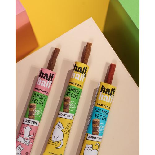Ласощі для котів Half&Half у формі м'ясних паличок з лососем 5 г - фото 4 Ласощі для котів Half&Half у формі м'ясних паличок з лососем 5 г - фото 4