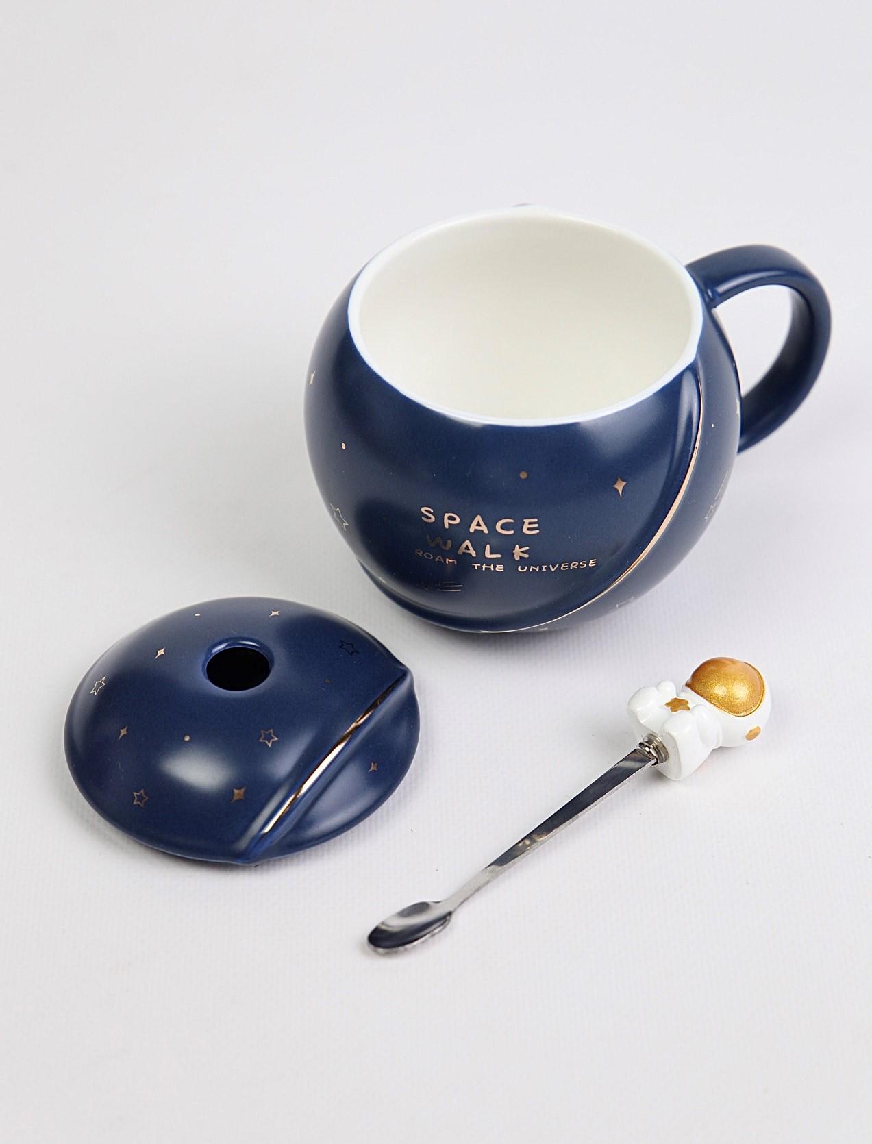 Чашка з кришкою і ложкою керамічна Космонавт 350 мл Синій (00000010470) - фото 3 Чашка з кришкою і ложкою керамічна Космонавт 350 мл Синій (00000010470) - фото 3