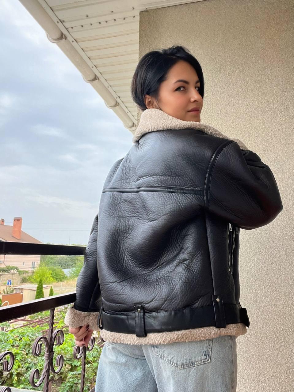 Дублянка жіноча Aftf Basic 264 подовжена оверсайз хутро пілот блискавки з ременем L Чорний (2783) - фото 5