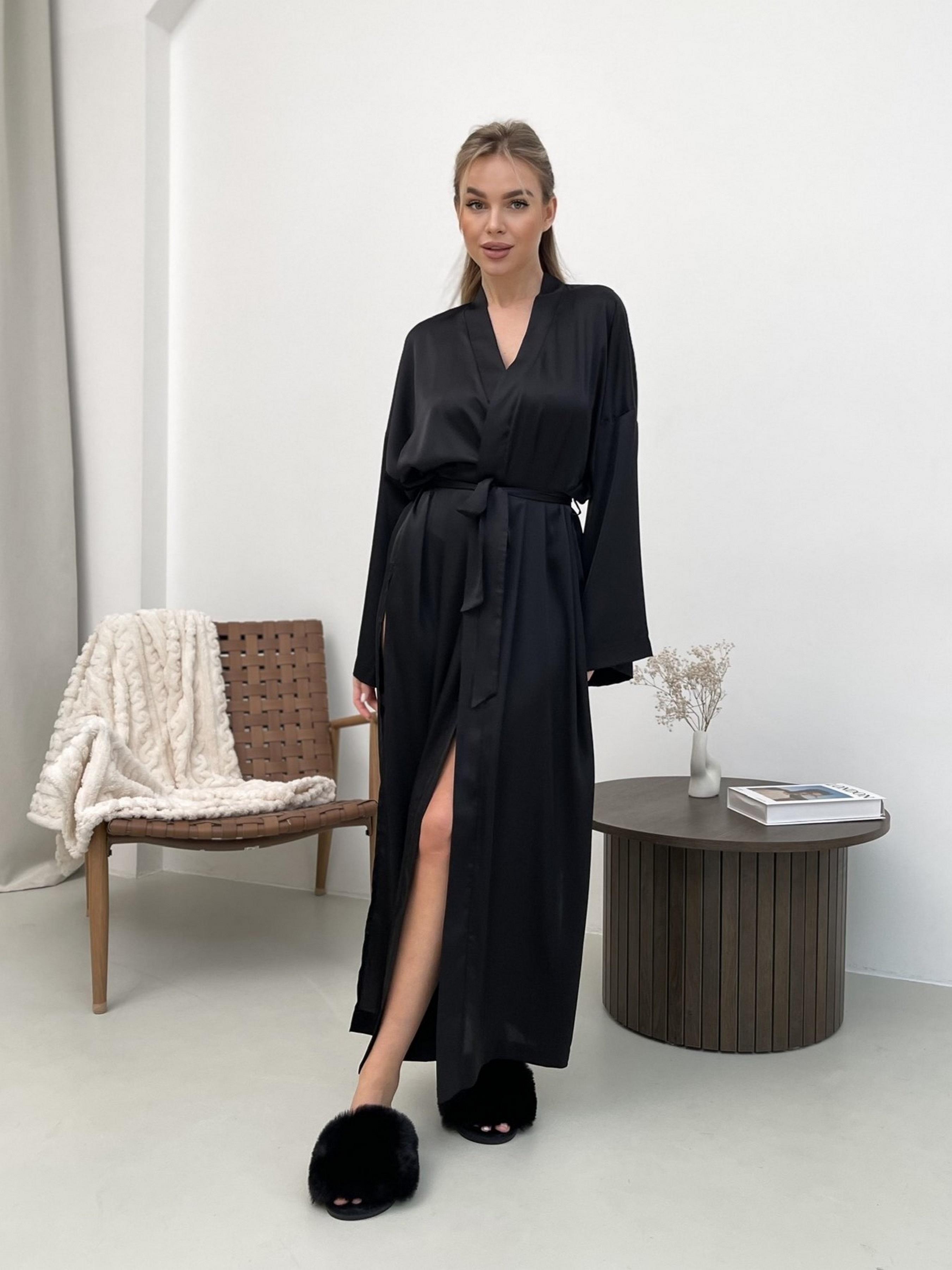 Халат женский Nova Vega р. 44 XS-S Черный (102-100982) Халат женский Nova Vega р. 44 XS-S Черный (102-100982)