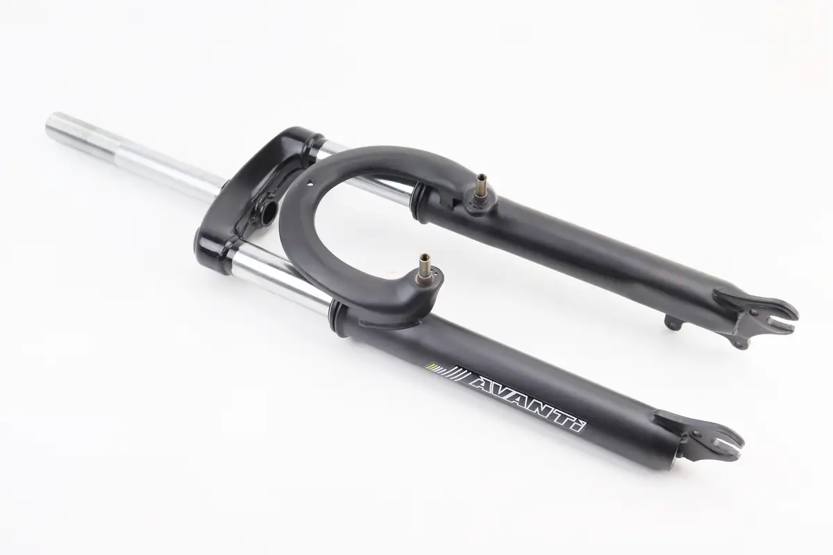 Вилка амортизационная Avanti AV-168 1" 25,4 мм резьба 24" (24" AV-168 1")