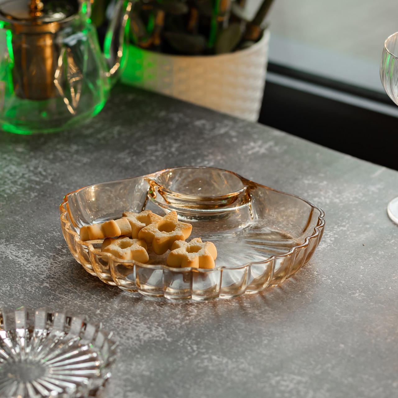 Блюдо для закусок фігурне із соусником 21х19х3 см Коричневий (HP-YH-1) - фото 2 Блюдо для закусок фігурне із соусником 21х19х3 см Коричневий (HP-YH-1) - фото 2