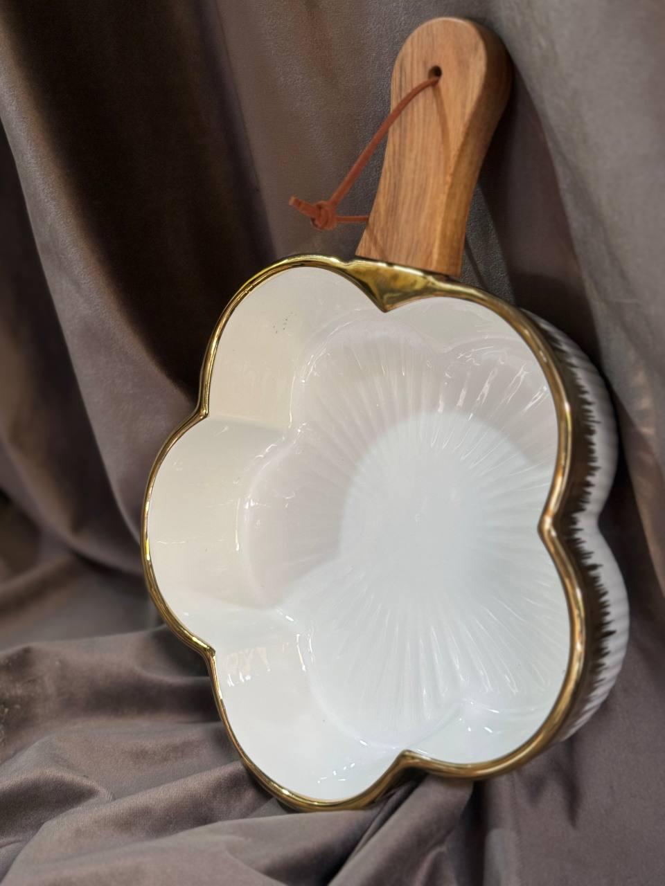 Тарелка сервировочная YIWU ZJH-14-2 фарфоровая с деревянной ручкой 700 мл Белый с золотым (30101588) - фото 3