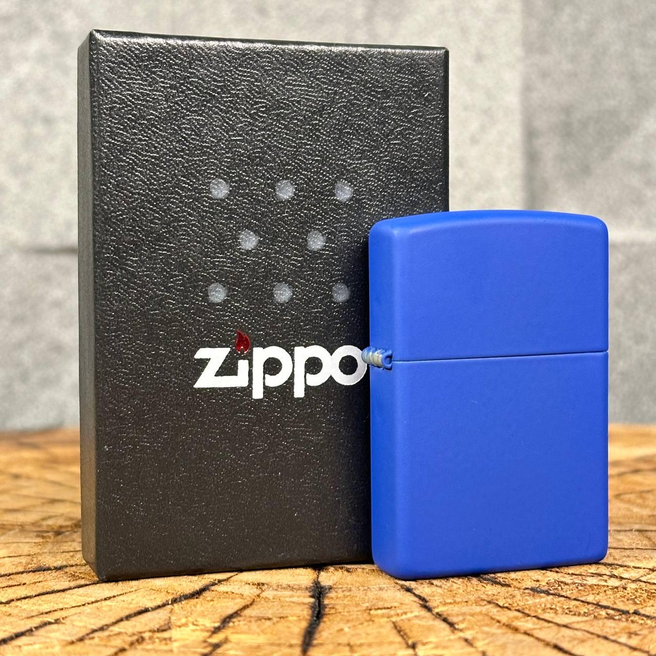 Зажигалка бензиновая ZIPPO Reg Royal в подарочной упаковке Blue Matte - фото 7 Зажигалка бензиновая ZIPPO Reg Royal в подарочной упаковке Blue Matte - фото 7