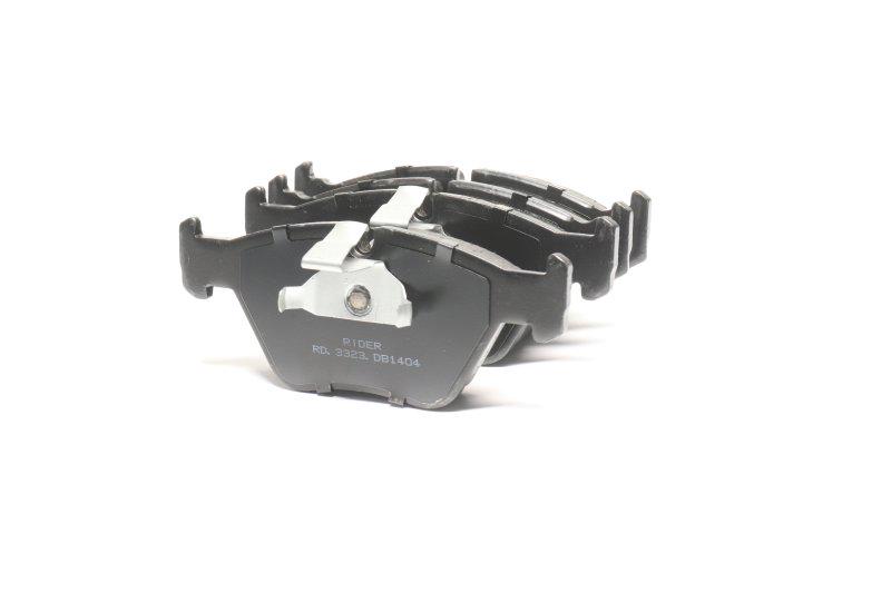 Колодки тормозные дисковые BMW 3 e46 5 e39 передние (RD.3323.DB1404 RIDER)