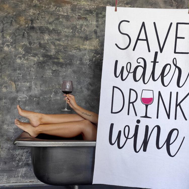 Полотенце с принтом Save water and drink wine 150х70 см White (125537)