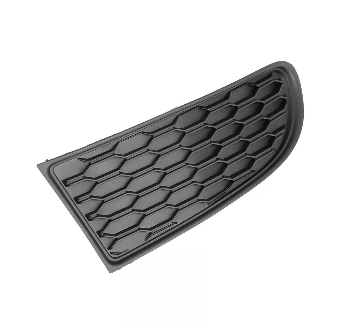 Решетка в бампере Dodge Journey SE правая без отверстия под противотуманную фару