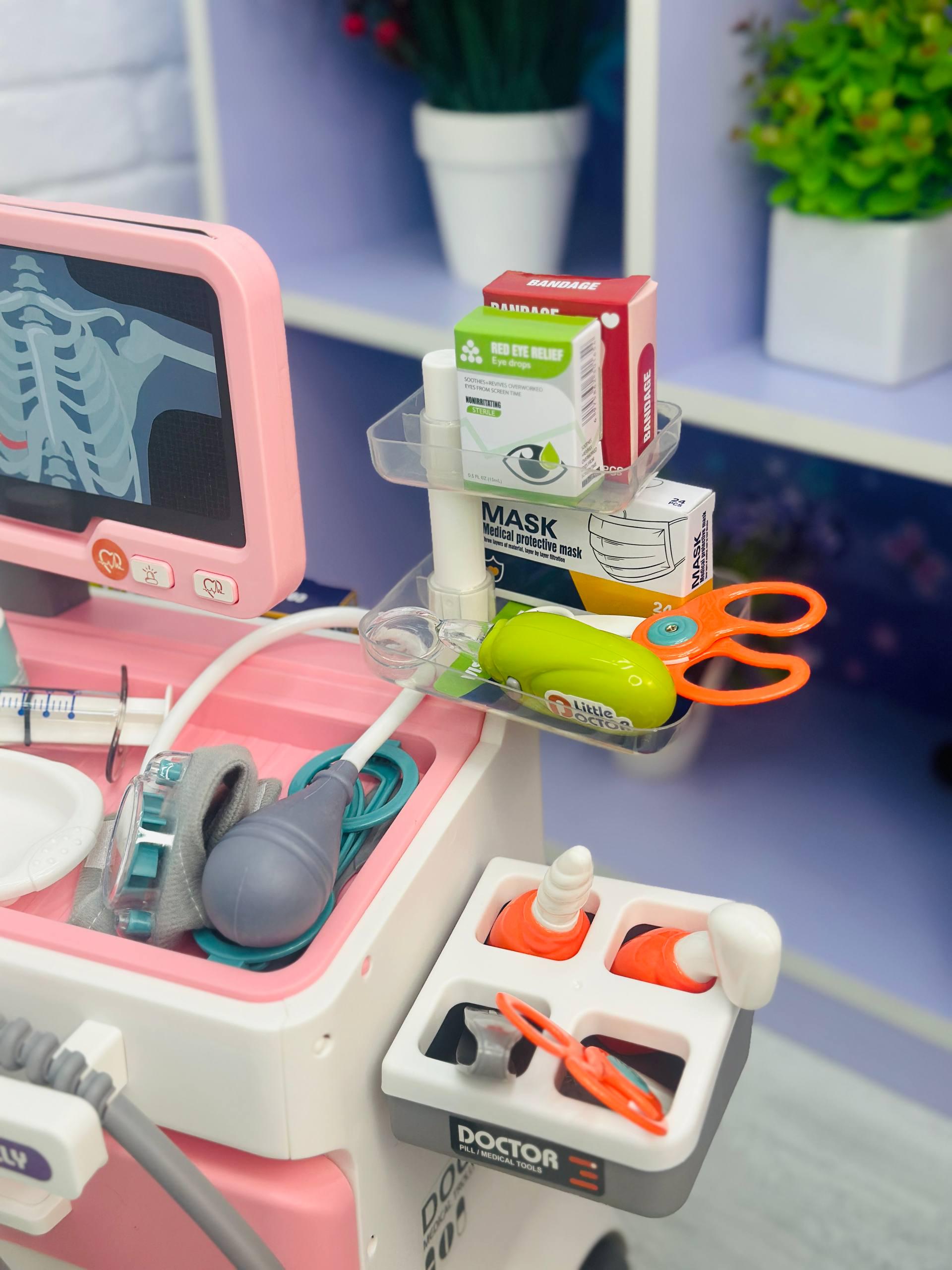 Детский набор врача со столом-тележкой 32 пр. Розовый (2561) - фото 3