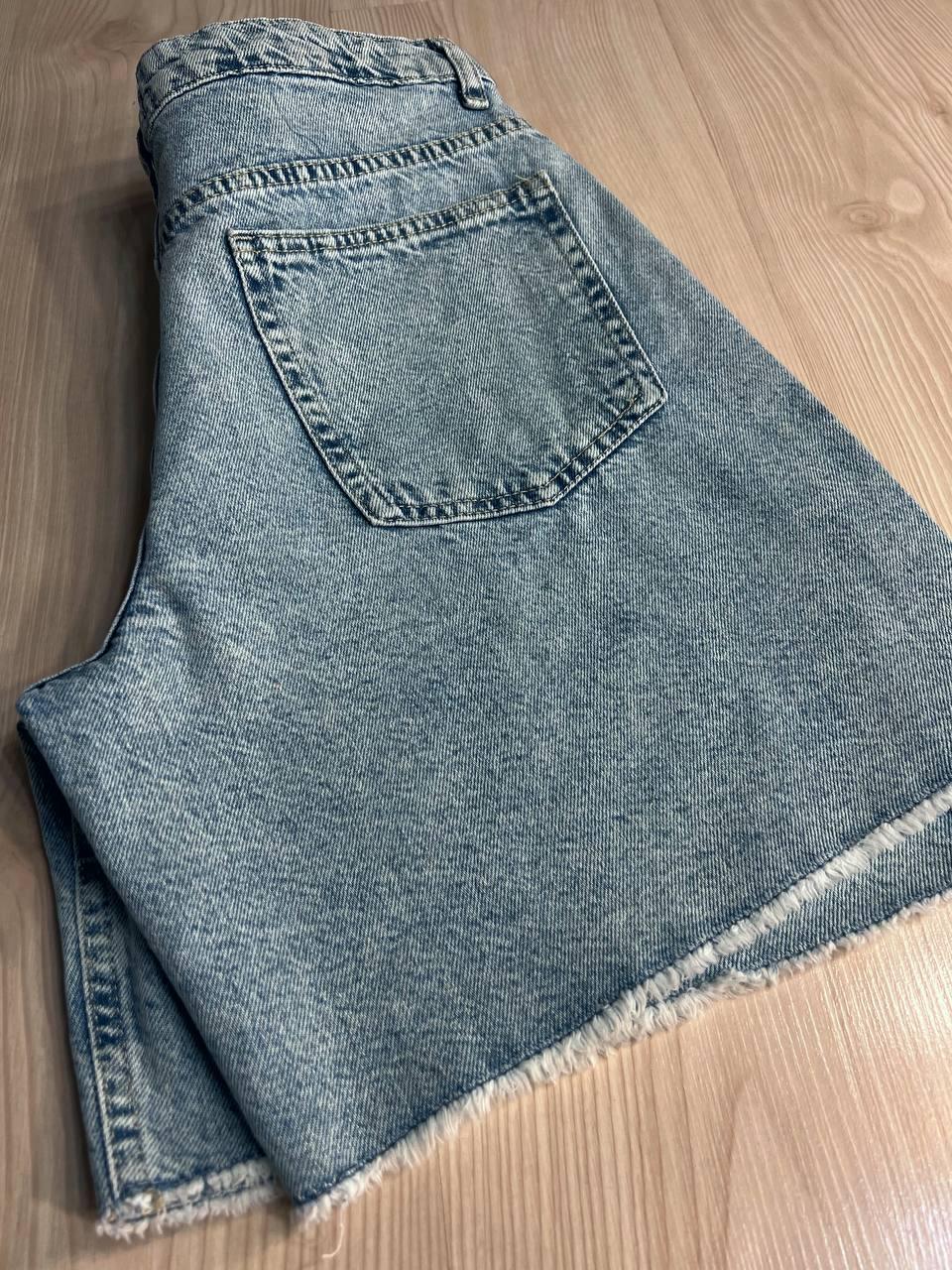 Шорты женские джинсовые ITS Basic 4015 средней длины с бахромой р. 38 81 см 105 см Голубой - фото 8 Шорты женские джинсовые ITS Basic 4015 средней длины с бахромой р. 38 81 см 105 см Голубой - фото 8