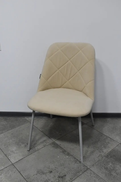 М'який стілець-крісло Luna на сірих металевих ніжках 45х42х88 см Бежевий (28375004) - фото 2 М'який стілець-крісло Luna на сірих металевих ніжках 45х42х88 см Бежевий (28375004) - фото 2