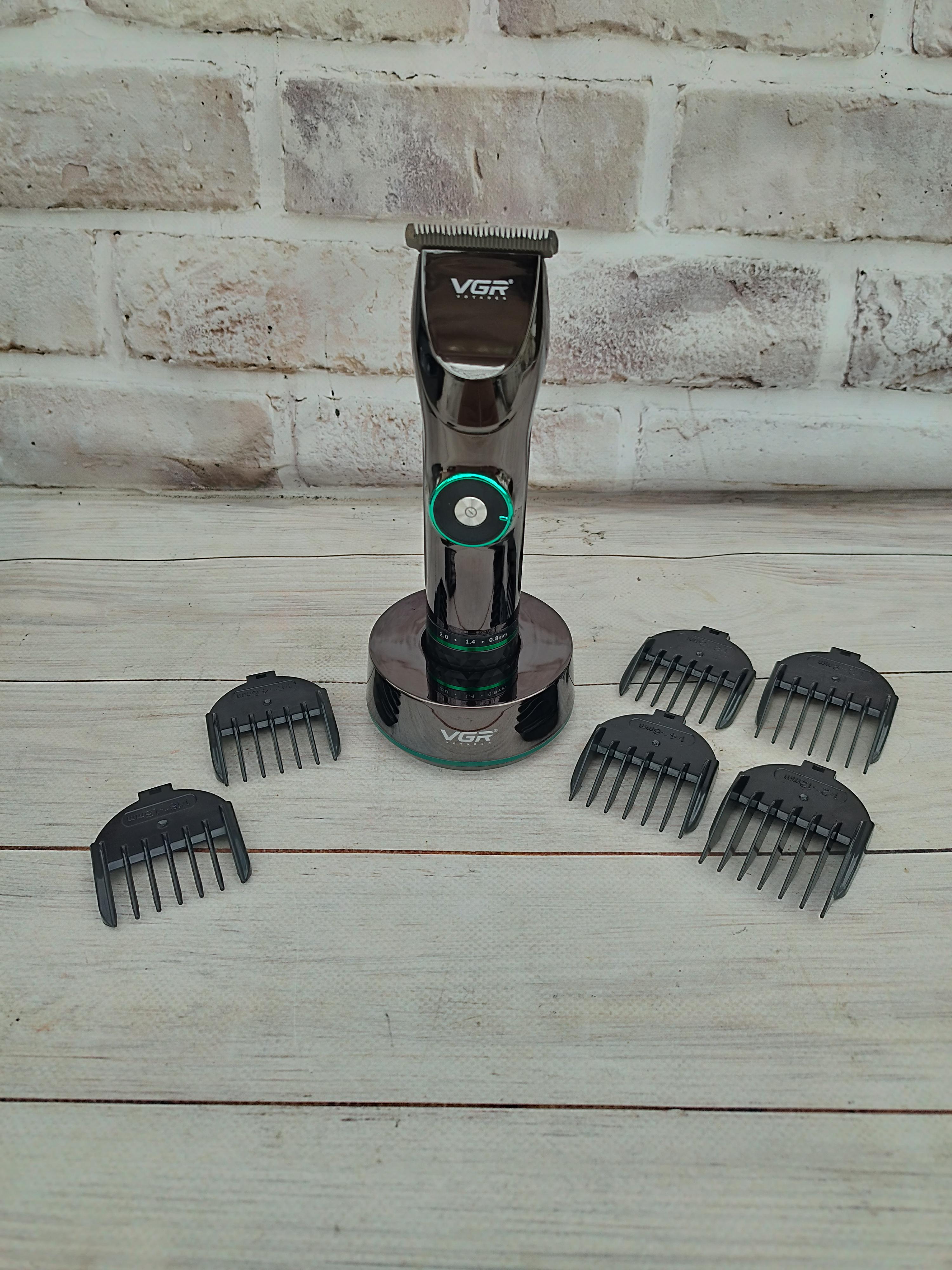 Машинка для стрижки волос и бороды VGR V-256 Salon Series Серый (20617222)
