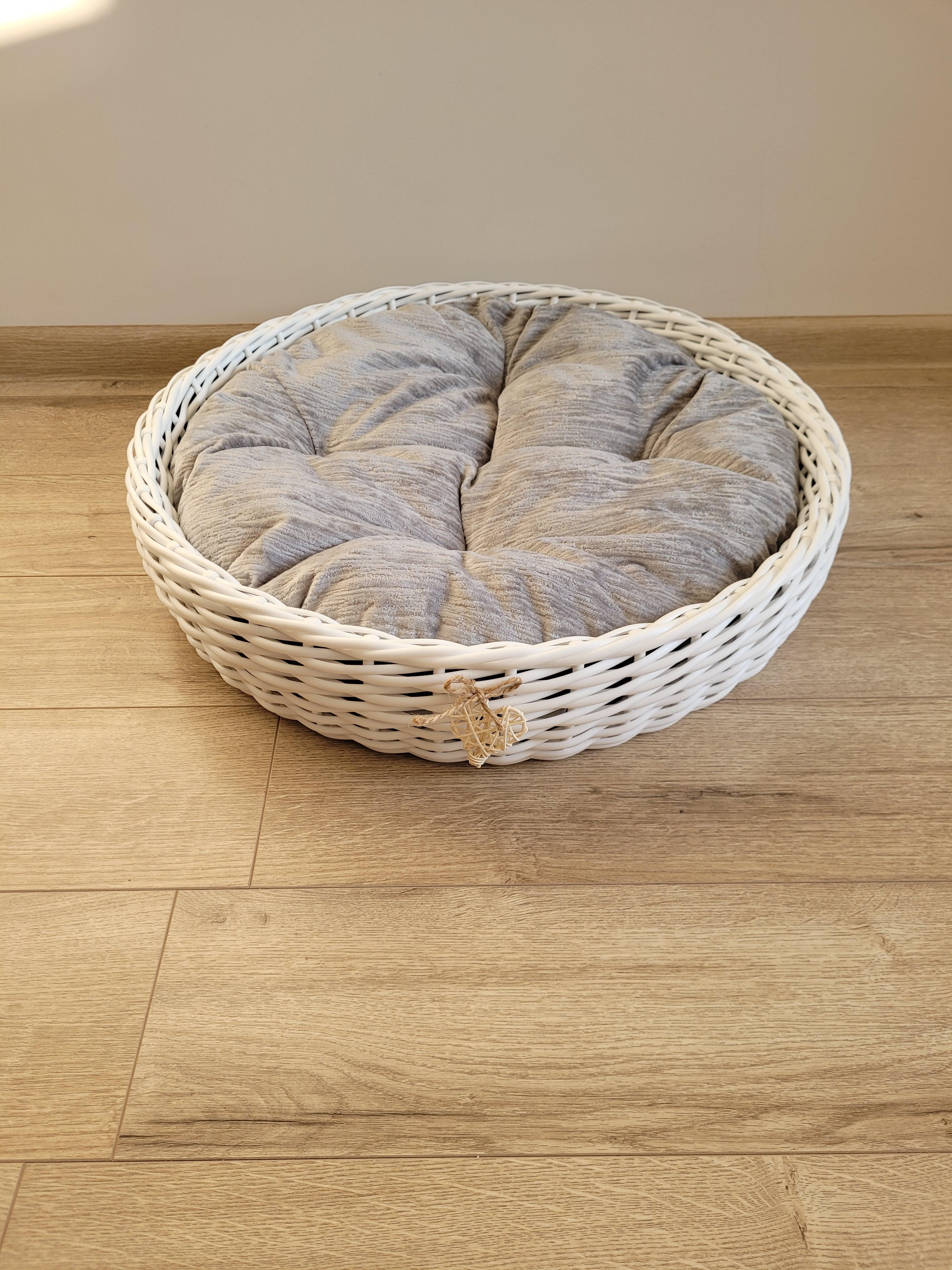 Лежак для животных из искусственного ротанга ручной работы M Белый (331001) - фото 3 Лежак для животных из искусственного ротанга ручной работы M Белый (331001) - фото 3