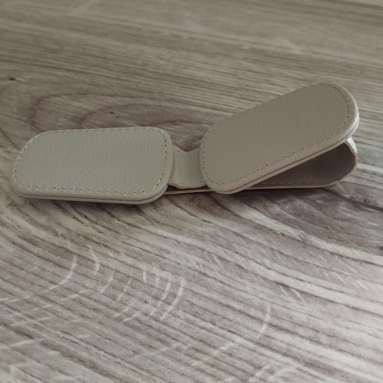 Кліпса-тримач для окулярів в машину Сірий (2724505884) - фото 10 Кліпса-тримач для окулярів в машину Сірий (2724505884) - фото 10