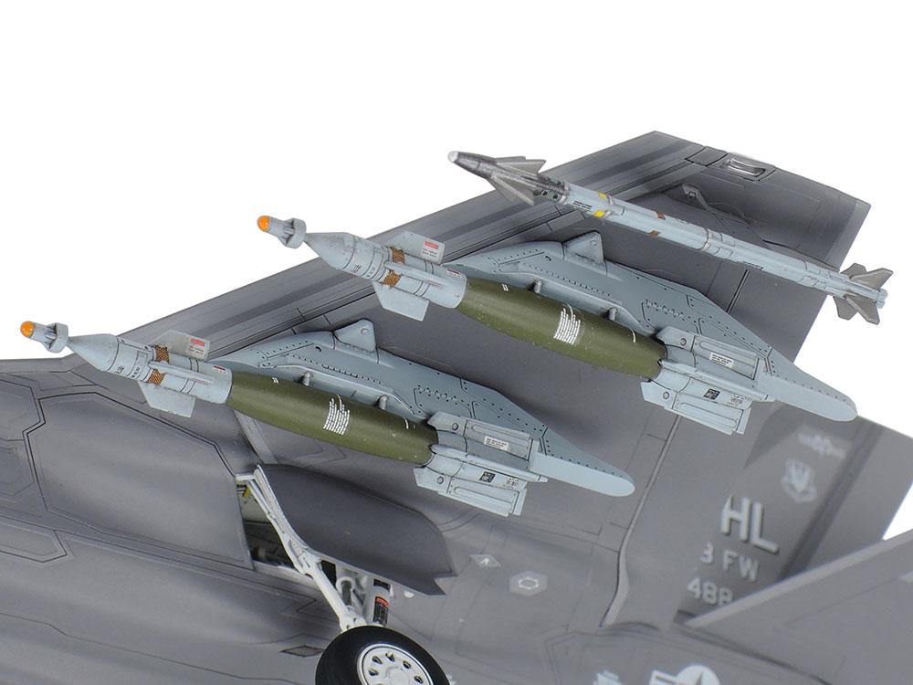 Сборная модель Tamiya самолет 1:72 F-35A Lightning II (60792-000) - фото 7