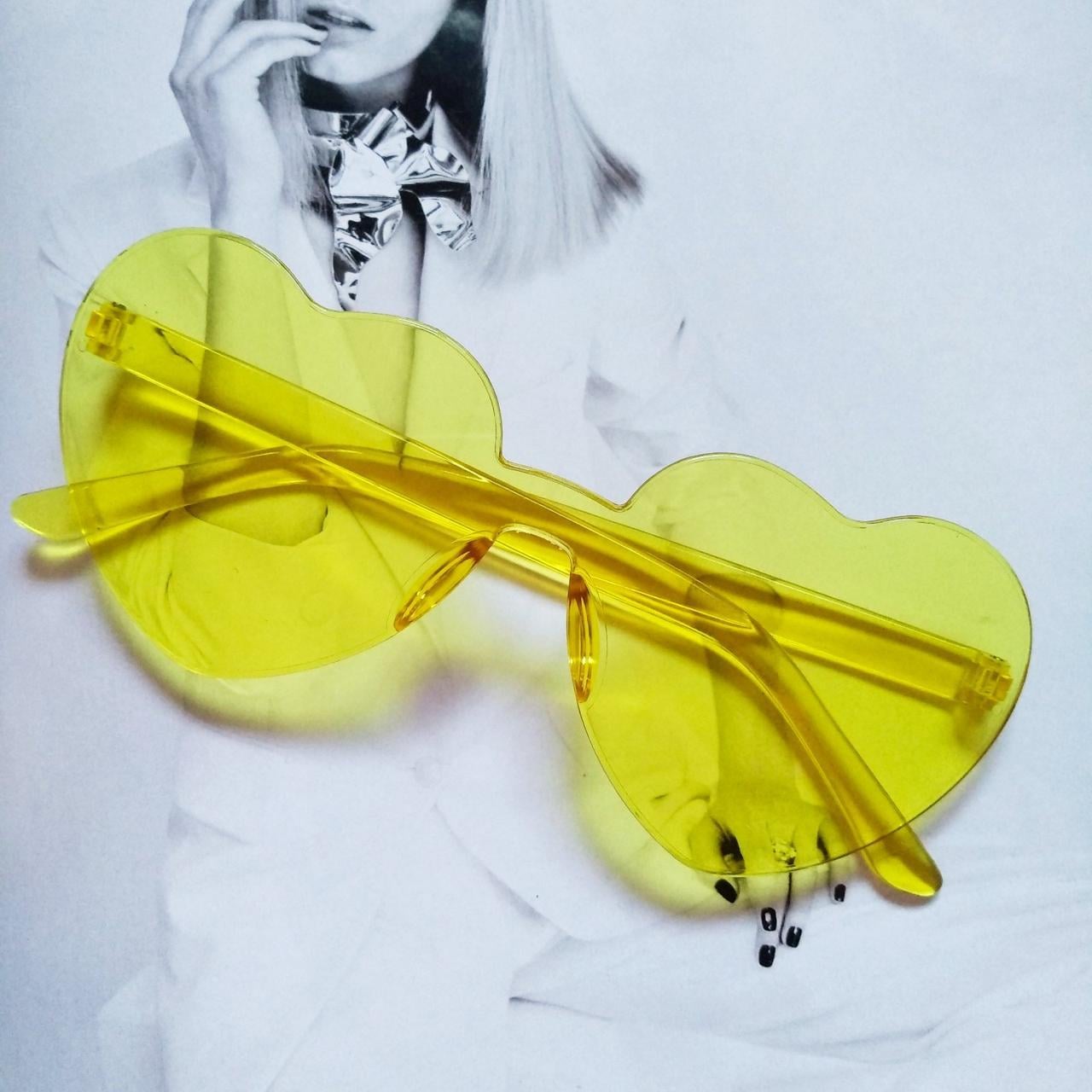 Солнцезащитные очки безоправные в форме сердца Желтый
