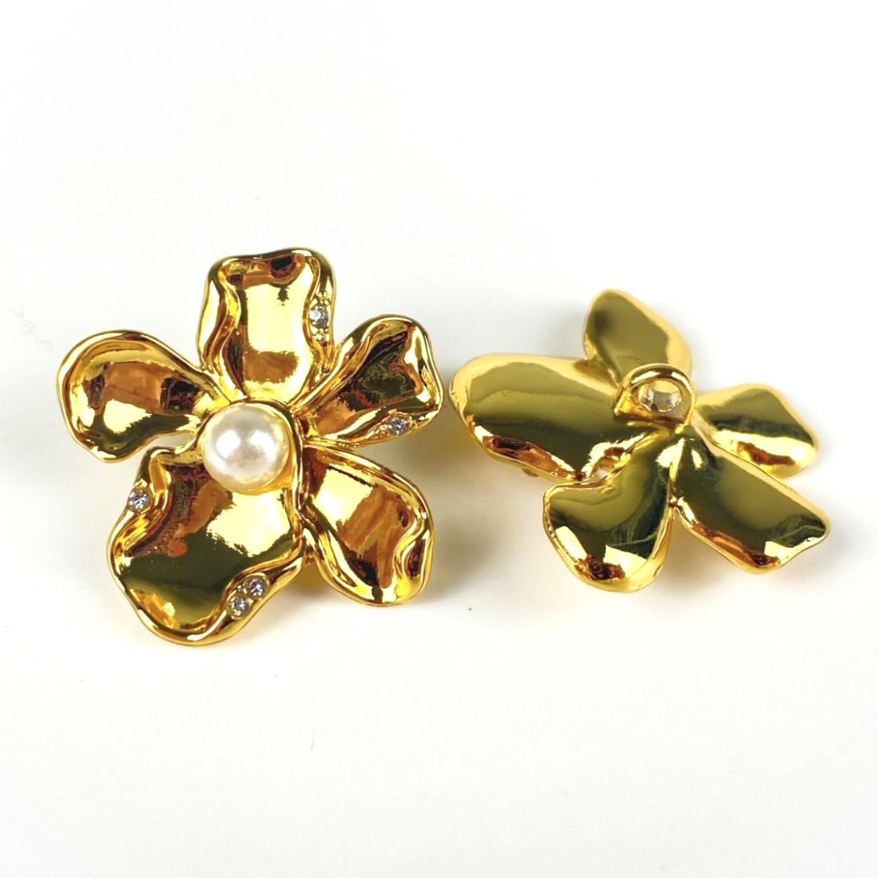 Пуговица Flower Pearl LuxFabric на ножке металл 34х31 мм 1 шт. Золотистый (ПВ3431ц49)