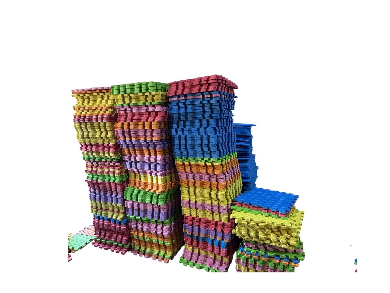 Килимок-пазл Веселка набір EVA 088 м2 товщина 8-10 мм щ. 100 кг/м3 135х135 см 48 шт. - фото 3