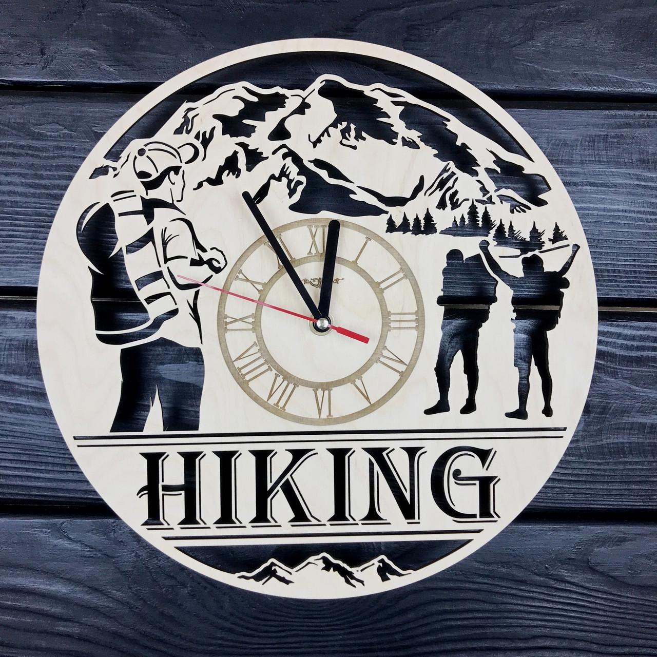 Часы дизайнерские настенные деревянные Хайкинг