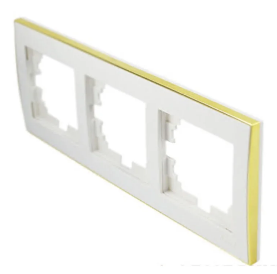 Рамка потрійна горизонтальна Lezard Rain з боковою вставкою Білий/Золотий (26439947)