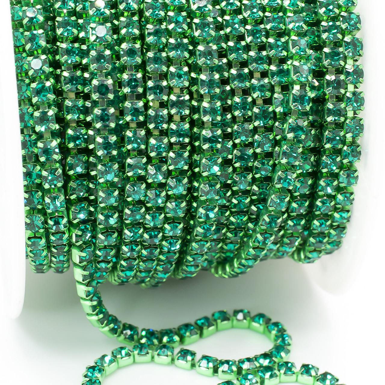 Цепь стразовая SS8 2,5 мм 1 м Green zircon (ЦС0802о55)