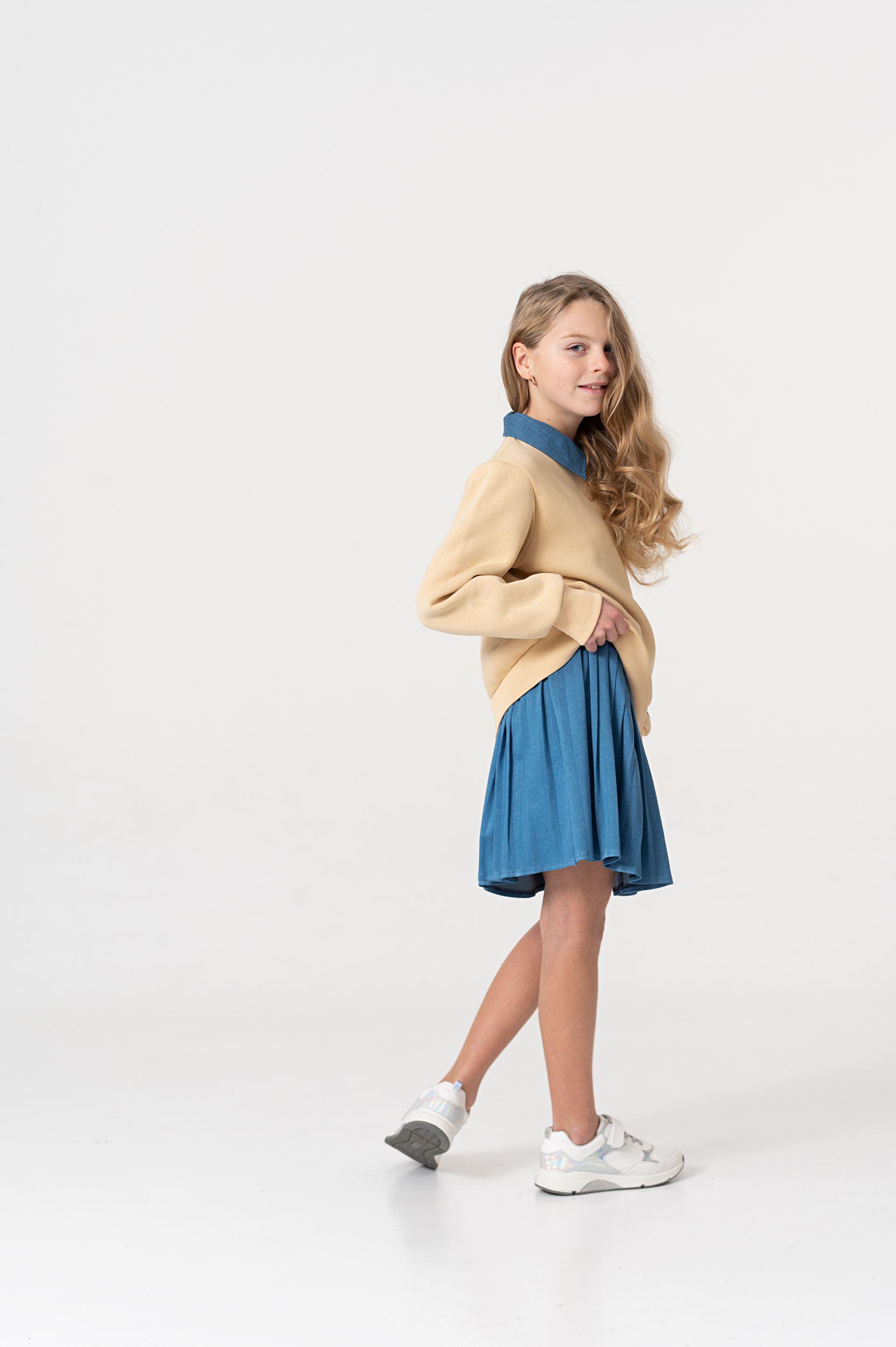 Костюм із світшотом на флісі та джинсовою спідницею Yumster YN.22.25.003 134 см Бежевий/Синій - фото 5