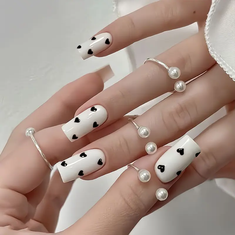 Ногти накладные Мини сердечки квадрат средней длины с клеевыми стиками 24 шт. Белый с черным (3000003750) - фото 3 Ногти накладные Мини сердечки квадрат средней длины с клеевыми стиками 24 шт. Белый с черным (3000003750) - фото 3