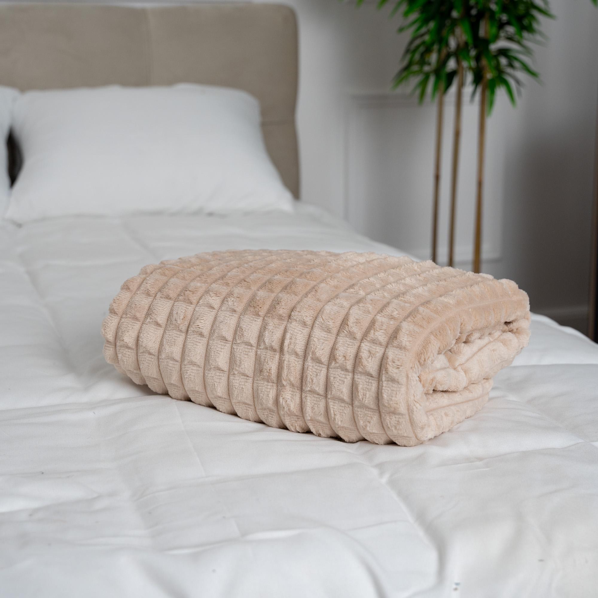 Плед велюровый в квадратик двуспальный Бежевый (4002) - фото 1