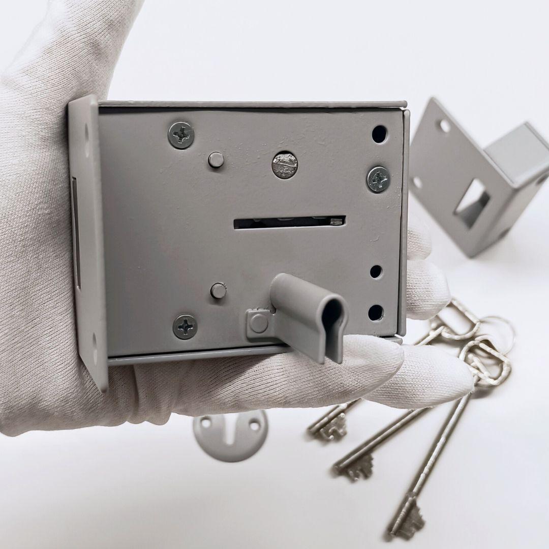 Замок накладний UKRFIX 6-ти сувальдний Світло-сірий (29070665) - фото 3 Замок накладний UKRFIX 6-ти сувальдний Світло-сірий (29070665) - фото 3