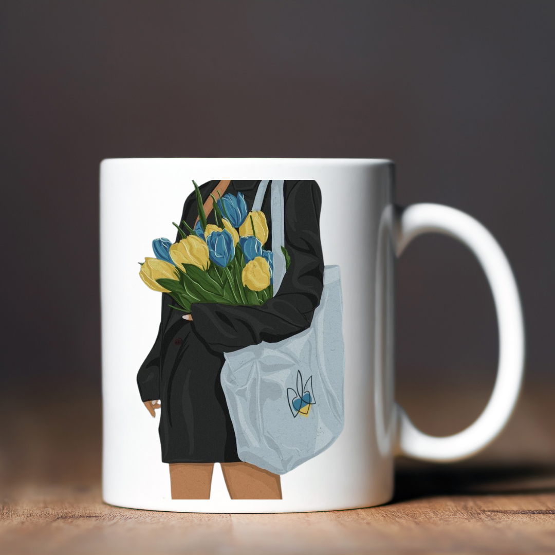 Чашка керамічна глянцева Дівчина з патріотичними квітами 330 мл Білий (001437)