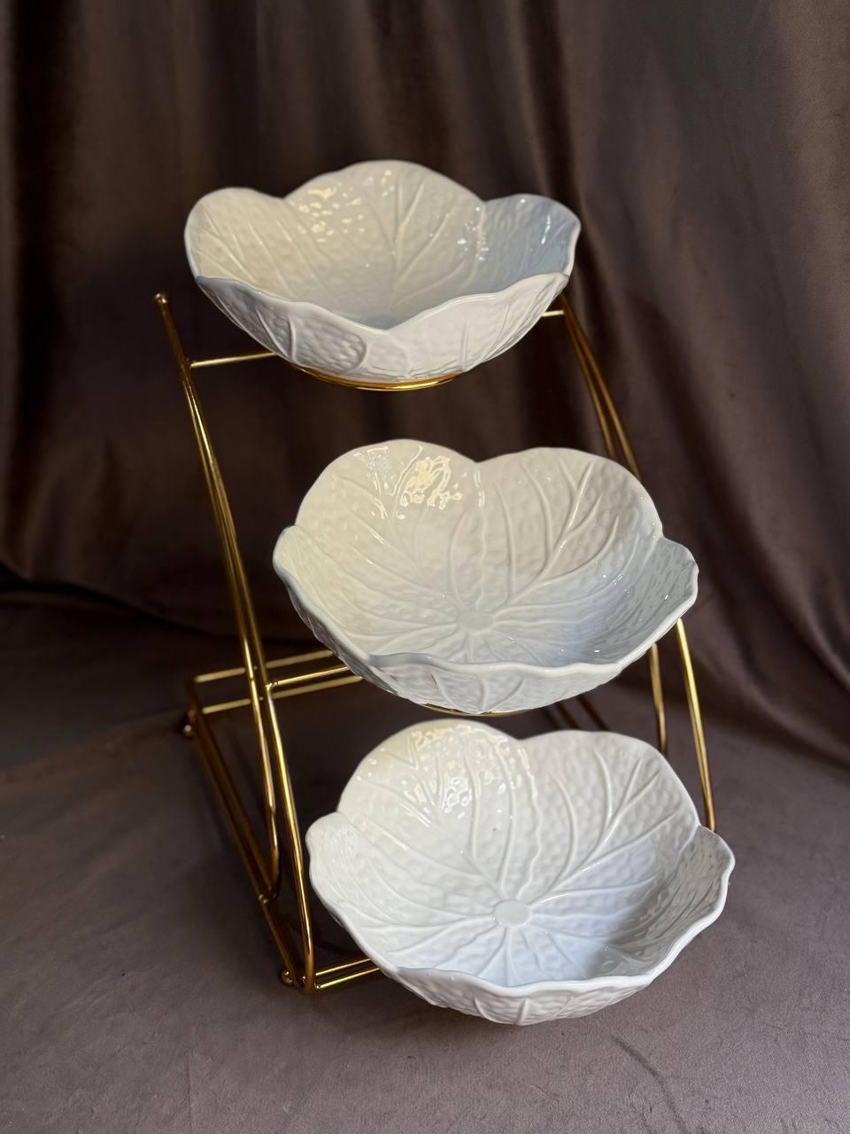 Фруктовниця Yiwu C252 порцелянова на металевій підставці 3 яруси 36х22х33 см Білий з золотим (30059675)