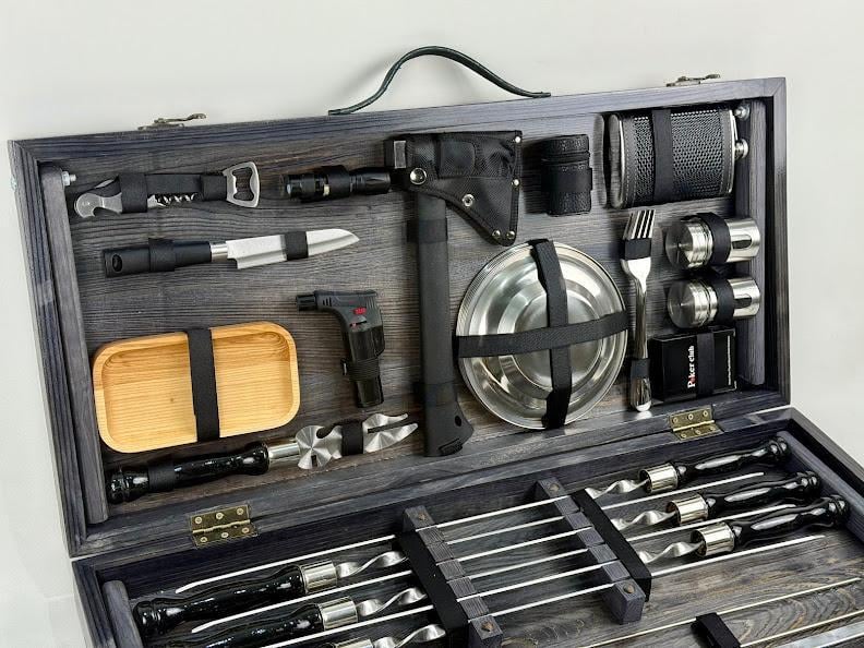 Набір шампурів подарунковий Богатир великий з нержавіючої сталі в дерев'яному кейсі Чорний (21-10-KS-7514) - фото 7 Набір шампурів подарунковий Богатир великий з нержавіючої сталі в дерев'яному кейсі Чорний (21-10-KS-7514) - фото 7