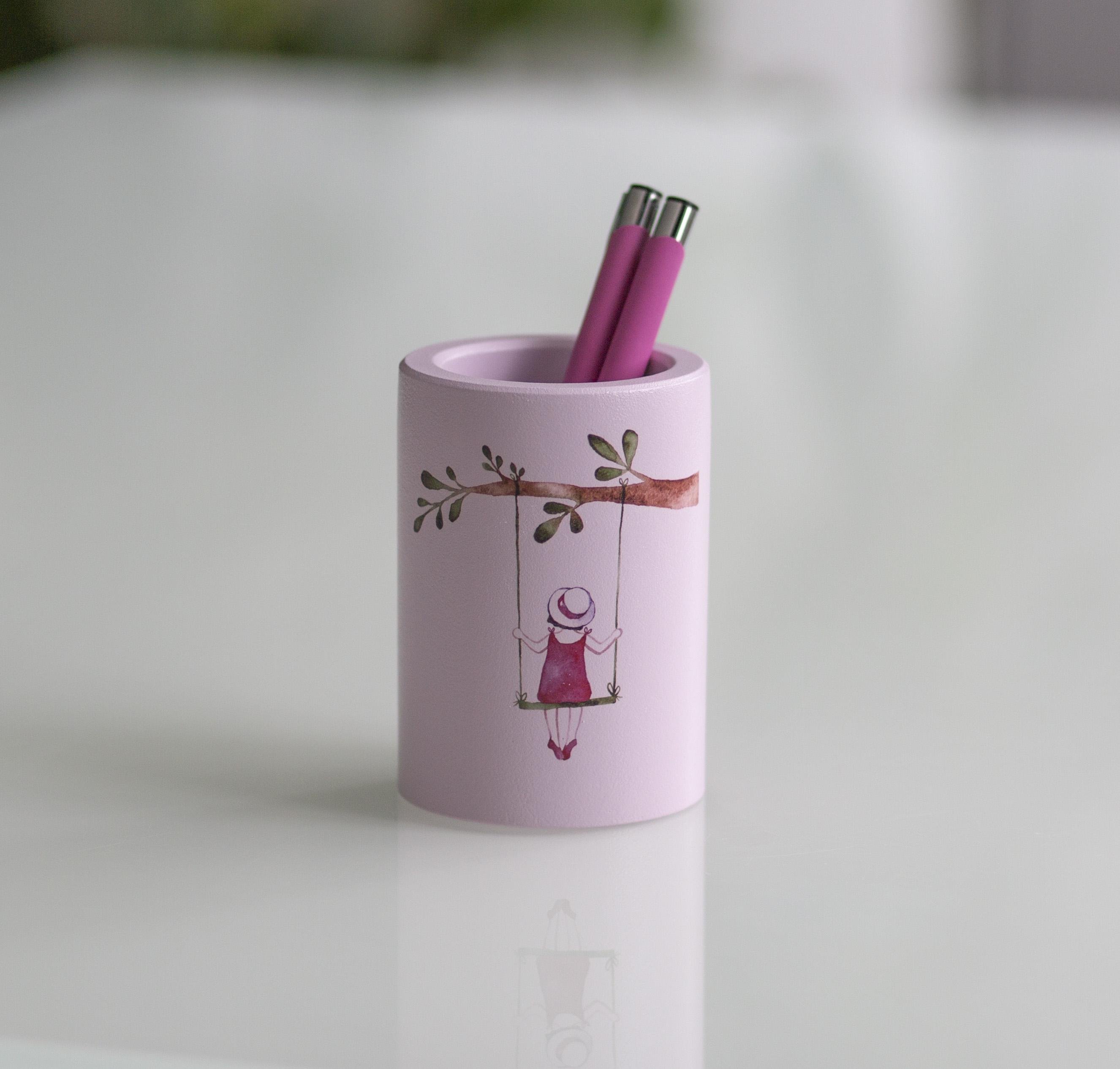 Подставка-органайзер/стакан для канцелярии CUTE Elongate Girl Pink